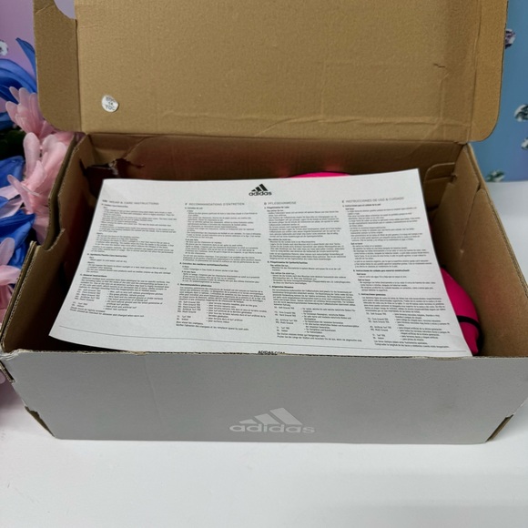 ⚽️ SALE ADIDAS PINK SOCCER CLEATS - Picture 9 of 9